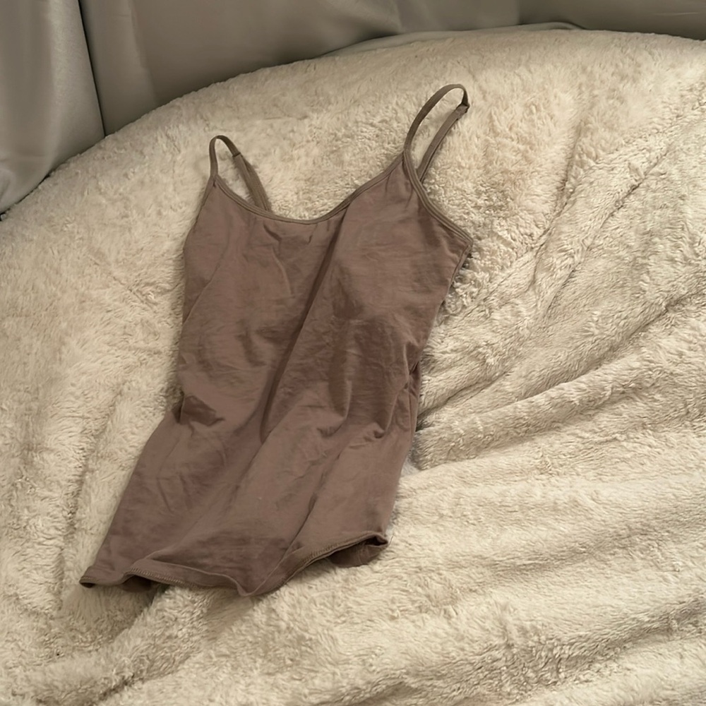 Cute basic tank greyish brown
